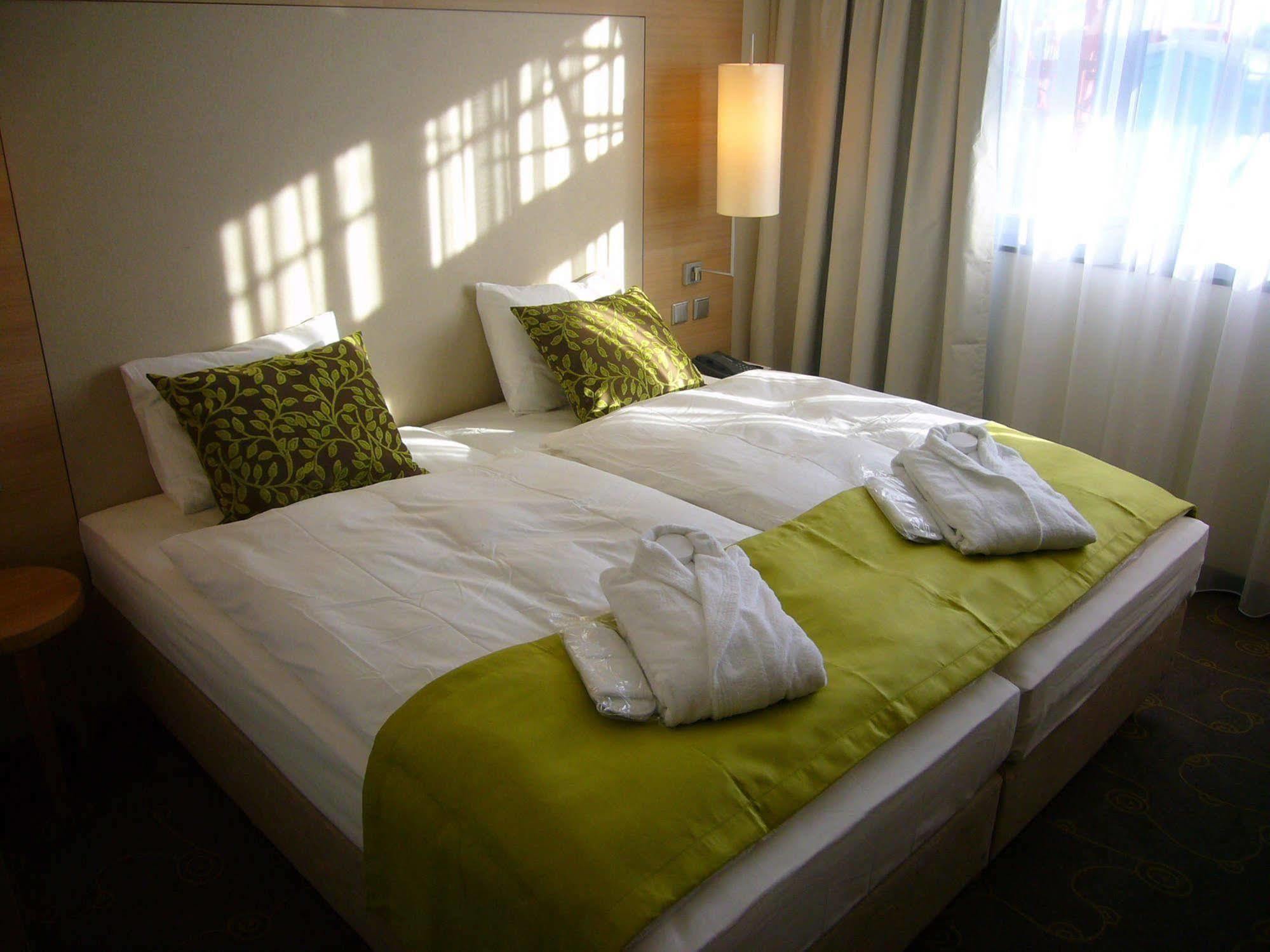 H+ Hotel Salzburg Room photo